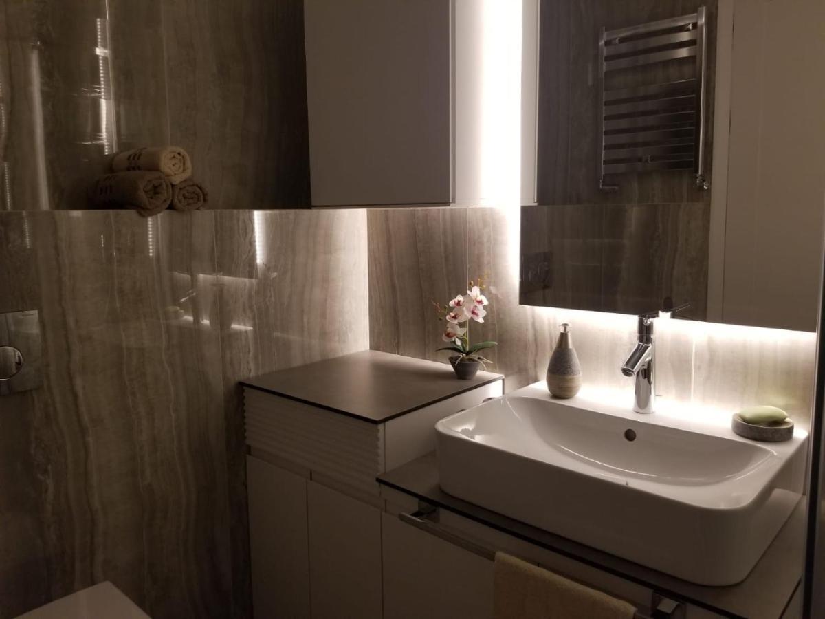 Azura Residence - New Luxury Apartment بلغراد المظهر الخارجي الصورة